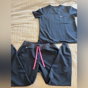 Figs Scrubs set, size large. Technical edition seasonal color!